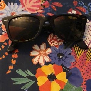 Standard Classic Polarized 50 mm Women’s Wayfarer